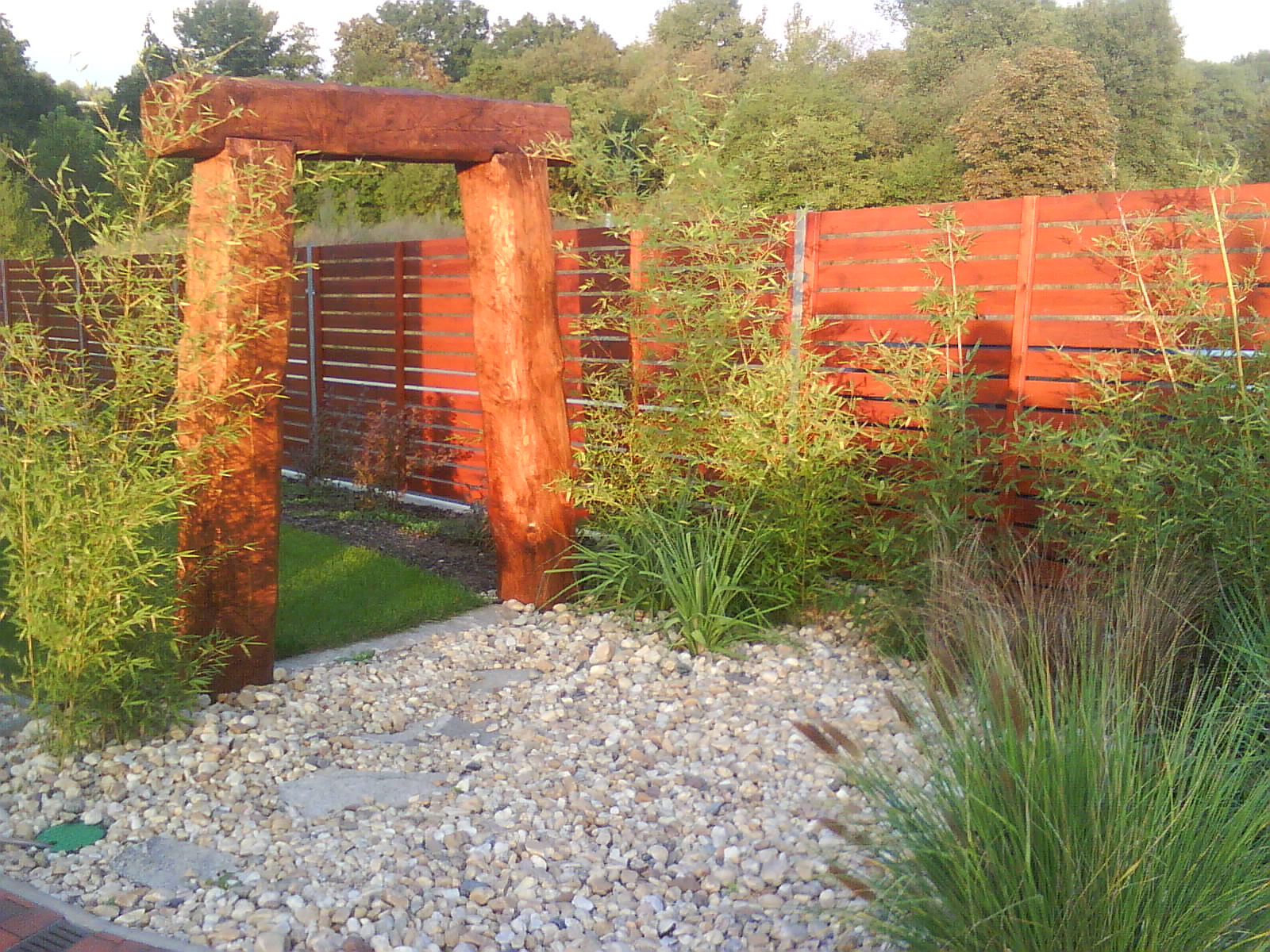 Dřevěná brána do zahrady