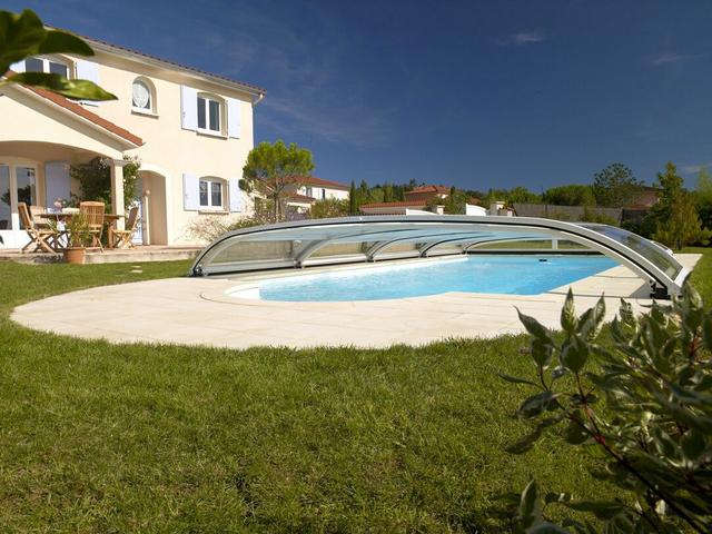 Krytý zahradní bazén